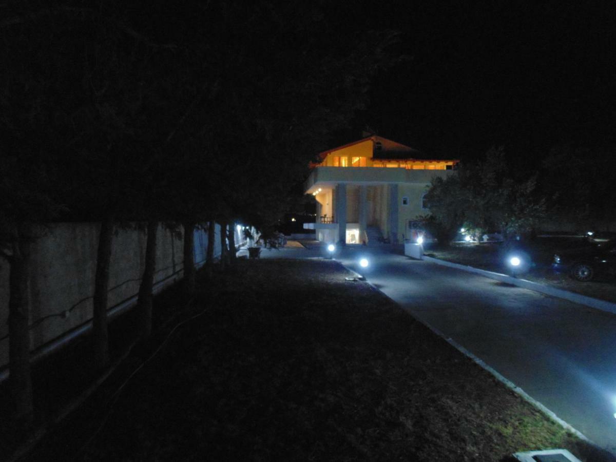 ホテルCozy Country House Kalivia Thorikou エクステリア 写真